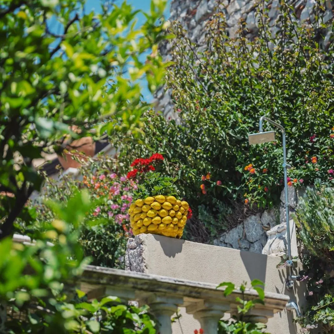 Hotel Villa Ταορμίνα 4*,